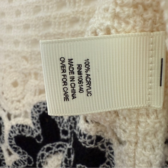 🖤 Ultra Pink Crochet Cardigan – Size L - Picture 6 of 6